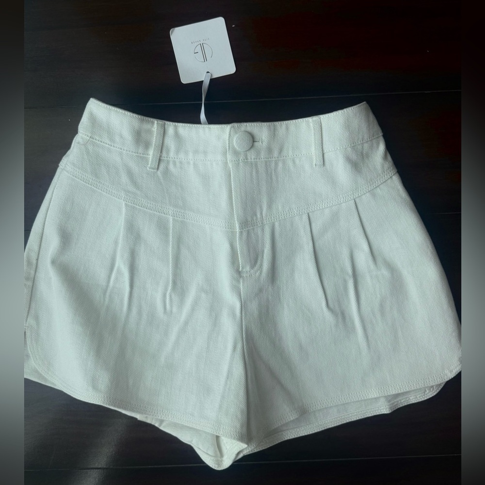 VITA GRACE | SUZIE SUMMER DAY DENIM SHORT | WHITE - Picture 3 of 8